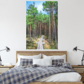 Holzweg im Kiefernwald Leinwanddruck (Insitu (Schlafzimmer))