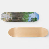 Holzweg im Kiefernwald Skateboard (Horizontal)