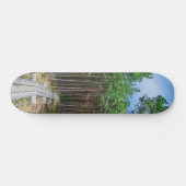 Holzweg im Kiefernwald Skateboard (Horizontal)