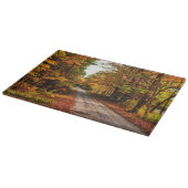 Holzweg mit Laubblätterung Schneidebrett (Ecke)