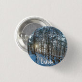 Holzweg über schneebedeckten Winterwald Button (Vorne & Hinten)