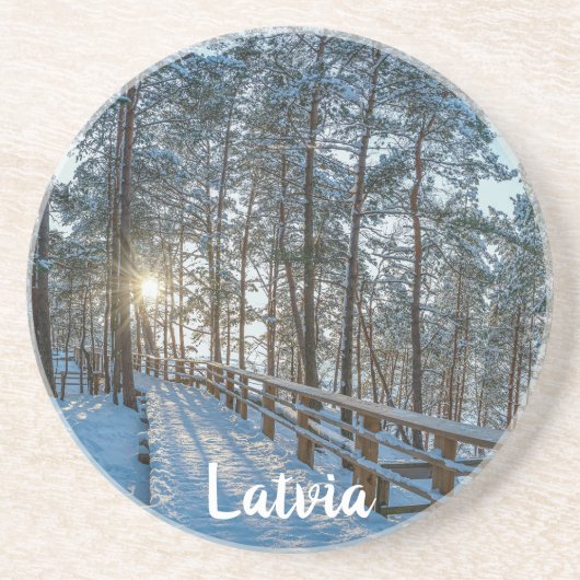 Holzweg über schneebedeckten Winterwald Getränkeuntersetzer (Vorne)