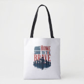 Home of the Brave Salute Tee Tasche (Vorderseite)