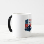 Home of the Brave Salute Tee Verwandlungstasse (Vorderseite Links)