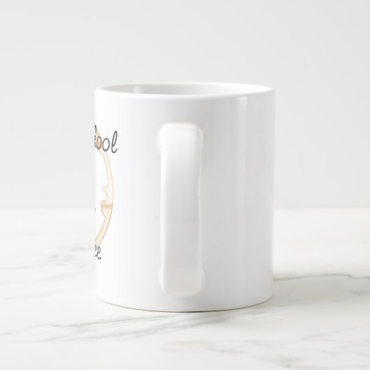 Homeschule, aber First Coffee Jumbo Tasse (Rückseite)