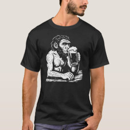 Homo erectus trinkt Bier im Pub T-Shirt