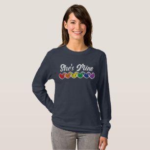 Homosexuelle Paare, die LGBT-Spiele spielen. Sie i T-Shirt
