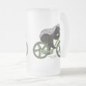 Honey Badger Cycling Funny Badass Bicycle Slogan Mattglas Bierglas (VorderseiteRechts)