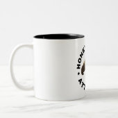 Honey Badger hat Attitude Zweifarbige Tasse (Links)