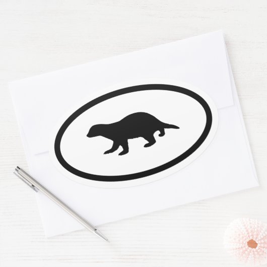 Honey Badger Ovaler Aufkleber (Umschlag)