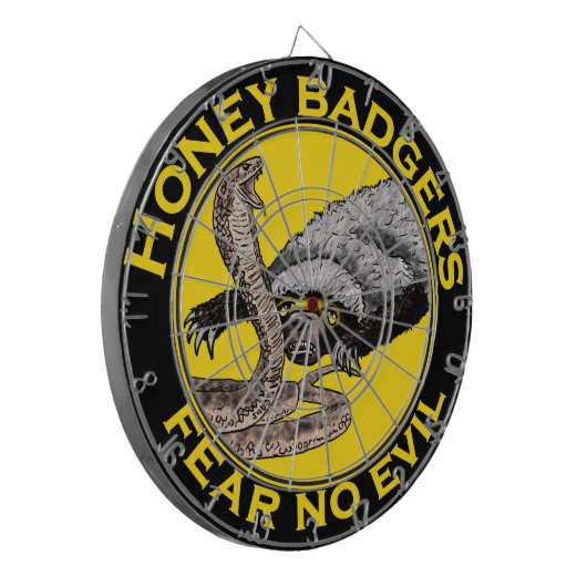 Honey Badgers Federn keine böse gelbe Beängstigend Dartscheibe (Vorderseite Links)