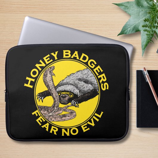 Honey Badgers fürchten kein böses Zitat Laptopschutzhülle