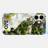 Honey Bee and Pear Blossom mit Ihren Initialen Case-Mate iPhone Hülle (Rückseite (Horizontal))