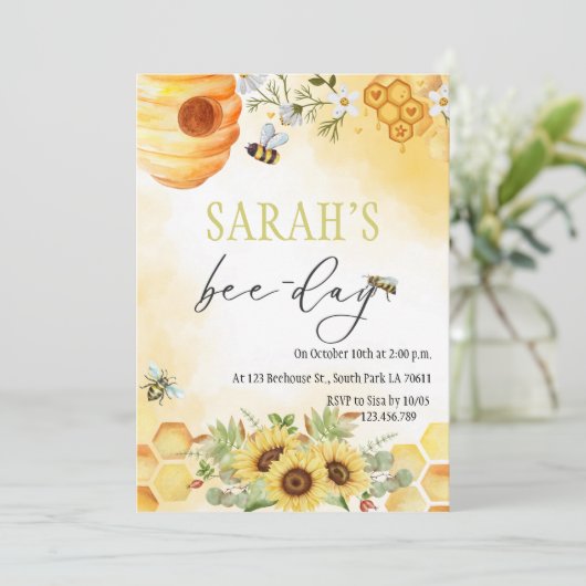 Honey Bee Day Themed Birthday Party Einladung (Stehend Vorderseite)
