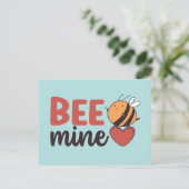 Honey Bee Mine Niedlich Pun Funny Valentine's Day Postkarte (Stehend Vorderseite)