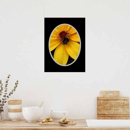 Honey bee ON A YELLOW BLOOM Poster (Küche)