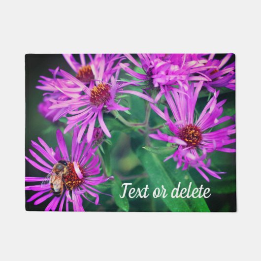 Honey Bee On New England Aster Blume Personalisier Fußmatte (Vorderseite)