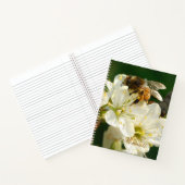 Honey Bee on White Plum Blossom Journal Notizblock (Innenseite)
