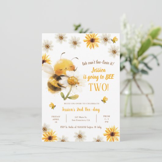 Honey Bee Second Birthday - Daisy Bee 2. Geburtsta Einladung (Stehend Vorderseite)