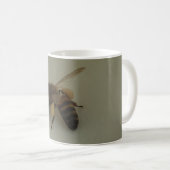 Honey Bee White Coffee Tasse (VorderseiteRechts)