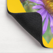 Honeybee auf Fall Asters Herz Mousepad (Ecke)