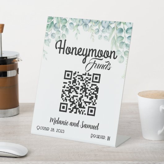 Honeymoon Funds QR Code Eucalyptus Wedding Sockelschild (In SItu)