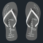 Honeymooning Badesandalen<br><div class="desc">Modern,  ist die Hand beschriftete Skriptkalligraphie,  zum jeder dieses wissen zu lassen nicht gerade ein Feiertag. Dieses ist Ihre Flitterwochen. Teil einer Sammlung.</div>