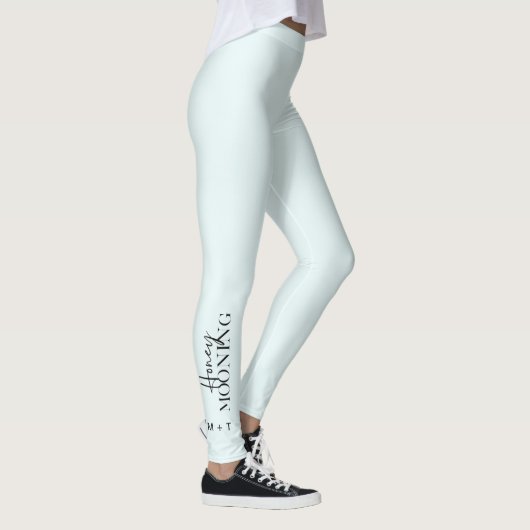 Honeymooning Script Blue mit Monogrammen und Herz Leggings (Rechts)