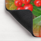 Honeysuckle Berries auf Baumwolltuch Mousepad (Ecke)
