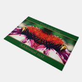 Honigbiene auf Echinacea Blume Personalisiert Fußmatte (Schrägansicht)