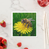 Honigbiene auf einem gelben Kronleuchter Serviette (Beispiel)