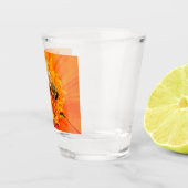 Honigbiene bestäubende Blume Thunder_Cove Orange Schnapsglas (Rechts)