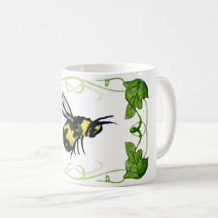 Honigbiene mit Tasse