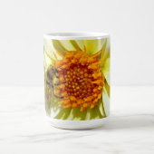 Honigbiene und Blume Kaffee Tasse. Kaffeetasse (Mittel)
