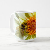 Honigbiene und Blume Kaffee Tasse. Kaffeetasse (Vorderseite Links)