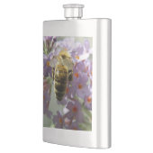 Honigbiene und Buddleia-Blume Flachmann (Links)