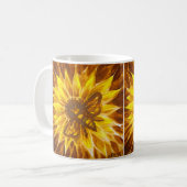 Honigbiene und gelbe Blume Kaffeetasse (Vorderseite Links)