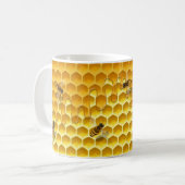 Honigwabenkraub und fliegende Honigbienen Kaffeetasse (Vorderseite Links)