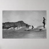 Honolulu, Hawaii - Surfer vor Waikiki Beach Poster (Vorne)