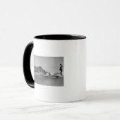 Honolulu, Hawaii - Surfer vor Waikiki Beach Tasse (Vorderseite Links)