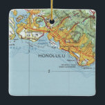 Honolulu Vintage Karte Keramikornament<br><div class="desc">Honolulu Hawaii Weihnachtsschmuck mit Vintager Karte von 1960.</div>