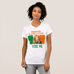 HONORARY BLARNEY STONE IRISH LASS KISS ME T - Shir T-Shirt
