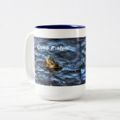 Hooked Bluegill Sun Fish Gone Fishin' Art Zweifarbige Tasse (Vorderseite Links)