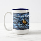 Hooked Bluegill Sun Fish Gone Fishin' Art Zweifarbige Tasse (Links)