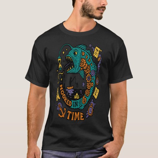 HOOKED IN TIME - angeln T-Shirt (Vorderseite)