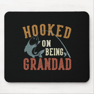 Hooked on be Großvater Vatertag Fischen Großer Mousepad