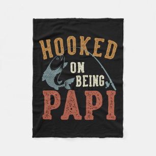 Hooked on be Papi Vatertag Fischen Papi Fleecedecke