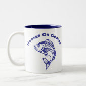 Hooked on Coffee Fish Zweifarbige Tasse (Links)