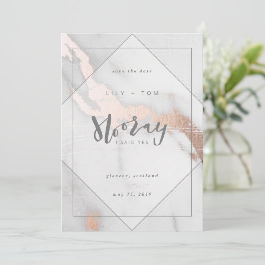 HOORAY, ICH SAGTE JA!-SAVE THE DATE EINLADUNG (Stehend Vorderseite)