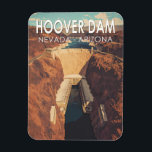Hoover Dam Travel Art Vintag Magnet<br><div class="desc">Hoover Dam in Vektorart Stil. Hoover Dam ist ein Betongräberdamm im Schwarzen Canyon des Colorado River, an der Grenze zwischen den US-Staaten Nevada und Arizona.</div>